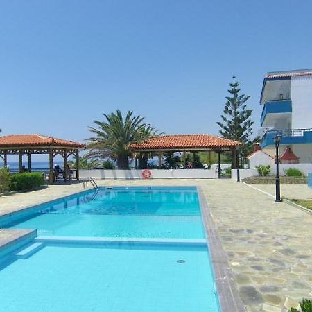 Cypriana Apartments Makrýgialos Exteriör bild